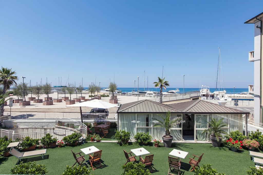 Апарт отель Residenza Santa Cecilia Сан-Винченцо Экстерьер фото